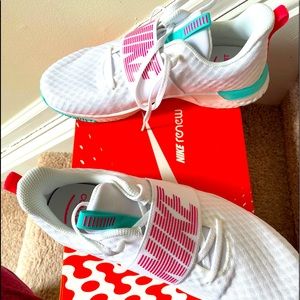 Sz 8.5 Women Nike Training sneaker